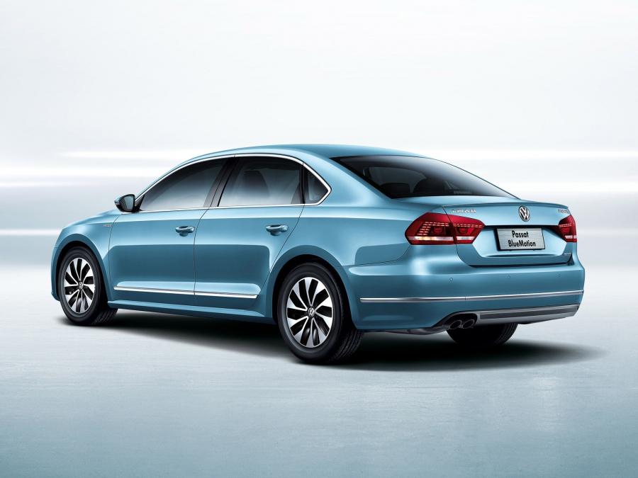  Volkswagen Passat BlueMotion 2013 года  (CN) (фото 4 из 4)